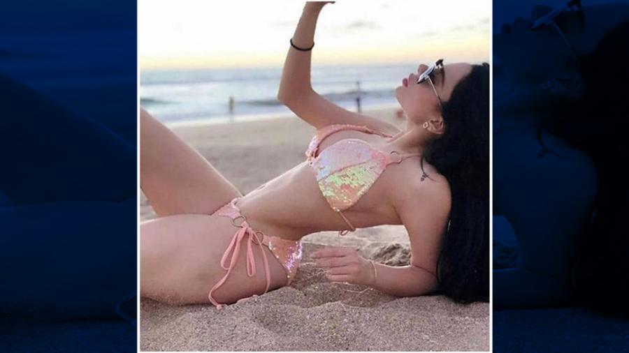 Emma Coronel enciende las redes en sexy bikini 