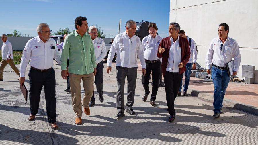 Gobernador realiza gira de trabajo en Matamoros; lo acompaña Mario López