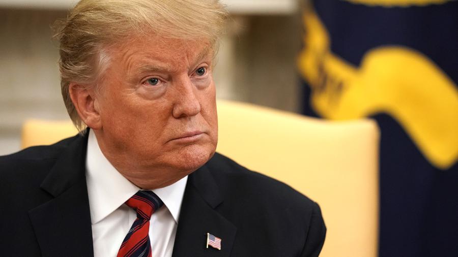 Trump acusa de fraude a informante por escándalo de Ucrania