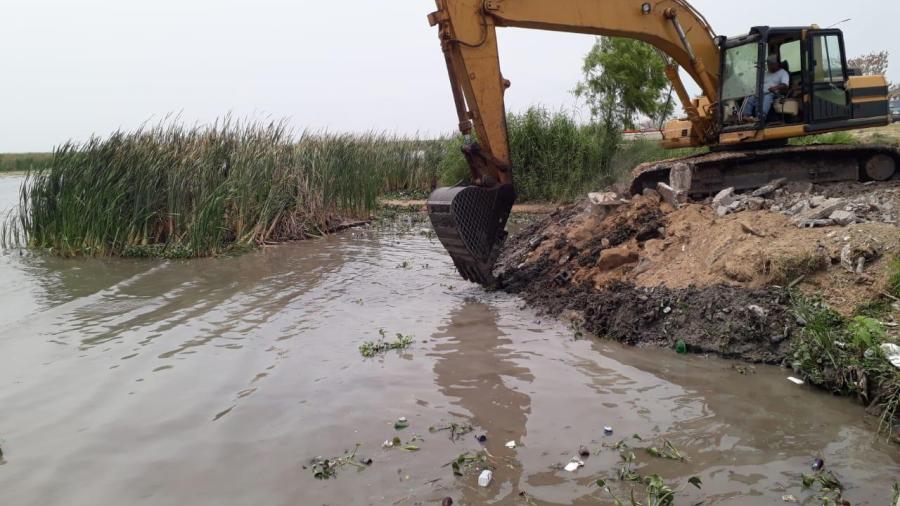 Realizan dragado emergente en laguna de Champayán por bajos niveles