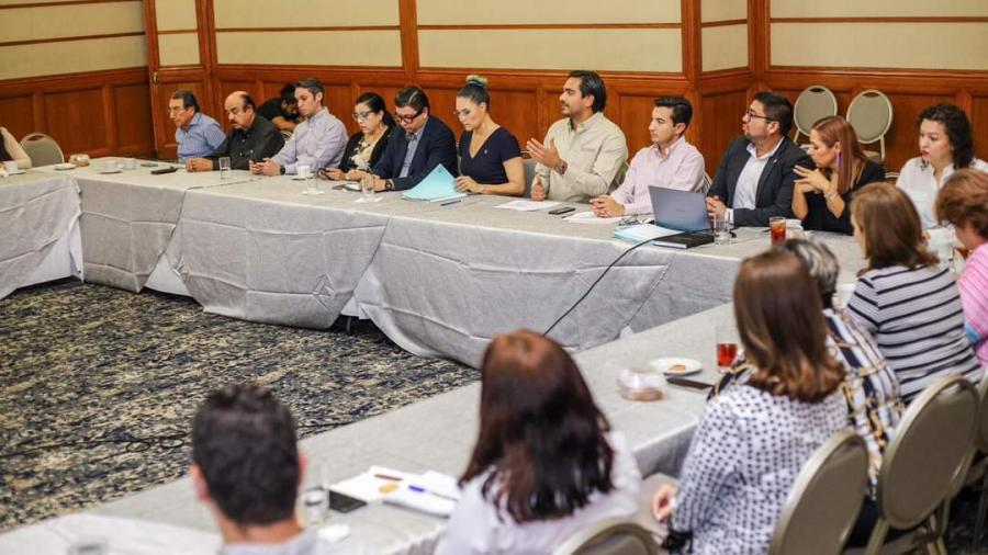 Participó Carlos Peña Ortiz en sesión de COPARMEX