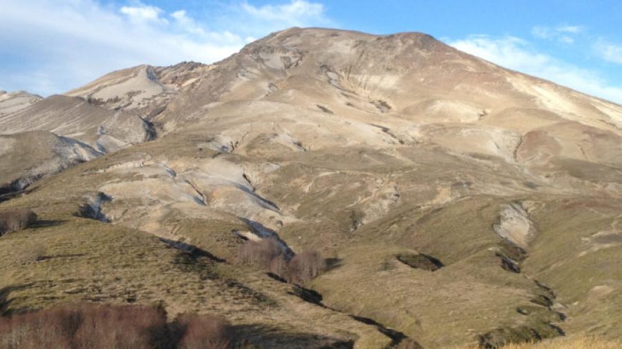 Elevan alerta en volcán chileno por incremento de actividad