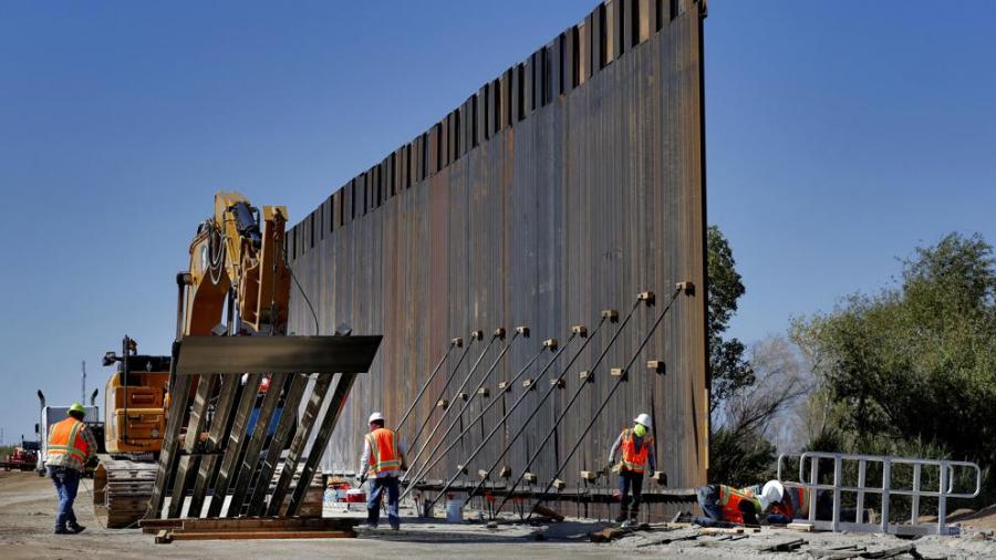 Trump permite a contratistas saltarse la ley para la construcción del muro fronterizo
