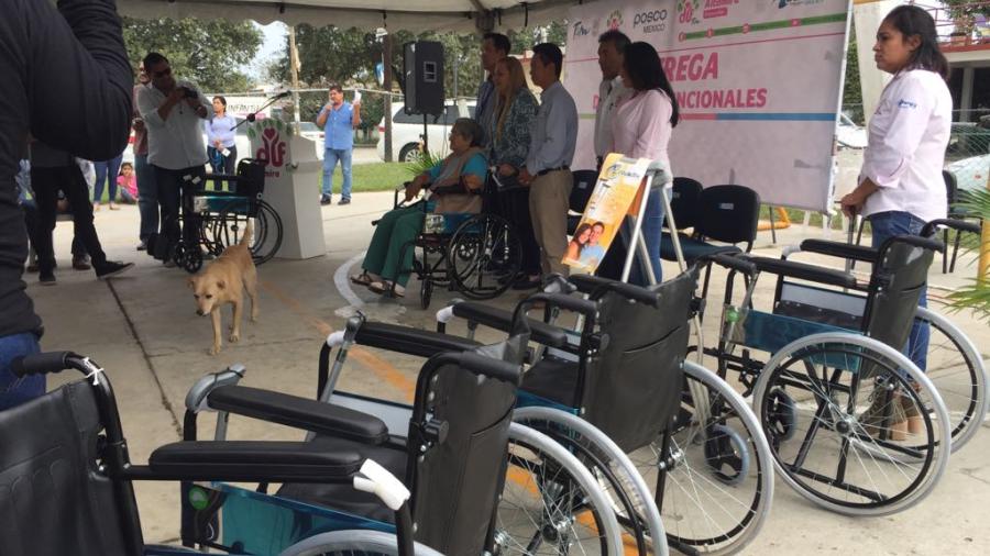 Entregan aparatos funcionales a personas de escasos recursos