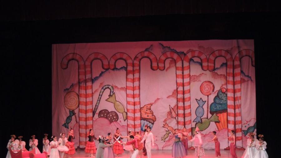 Con gran éxito se presenta ‘El Cascanueces’ en el Centro Cultural