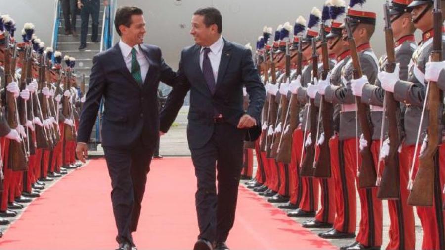 Nombra Guatemala a Peña Nieto Embajador de la Paz