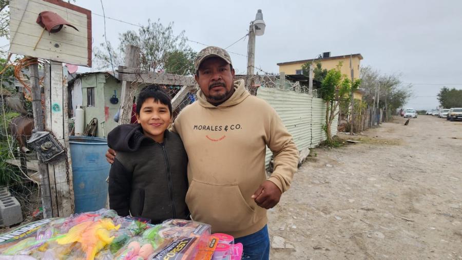 'Carlos Peña Ortiz nos trajo Roscas, cobijas y nos puso nuevas lámparas' Sra. Melissa