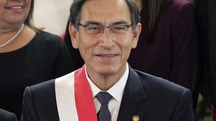 Presidente de Perú renueva gabinete