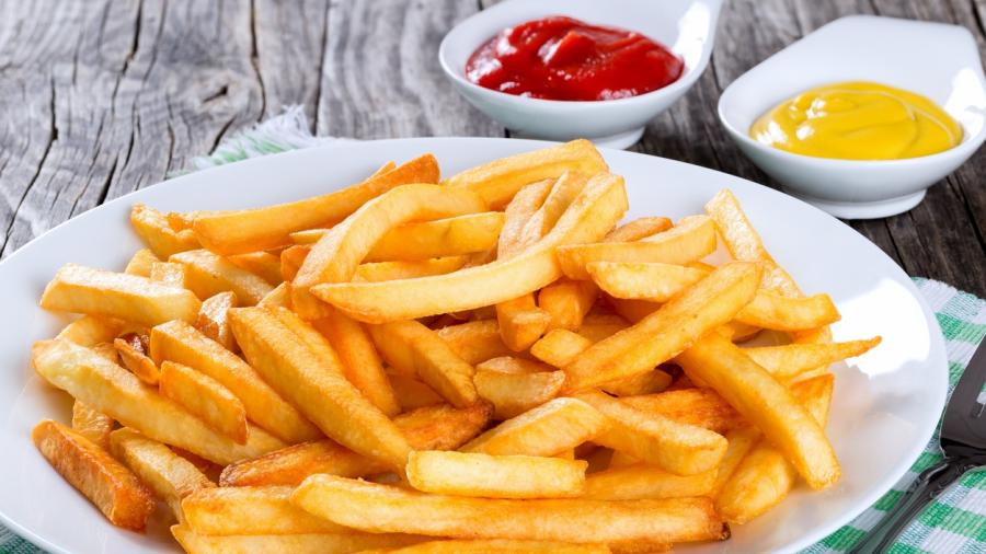 Adolescente pierde la vista por comer papas fritas