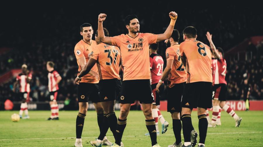 Raúl Jiménez se convierte en el máximo goleador histórico de los Wolves