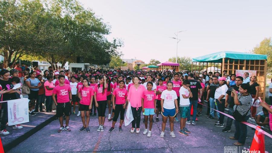 Realizan carrera &ldquo;Corriendo por mam&aacute;s sanas&rdquo;