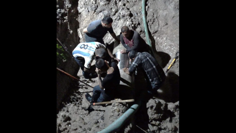 Atiende COMAPA reparación de fuga de agua en colonia Loma Linda