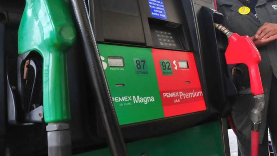 Gasolina Magna y Premium descenderán dos centavos en su precio 