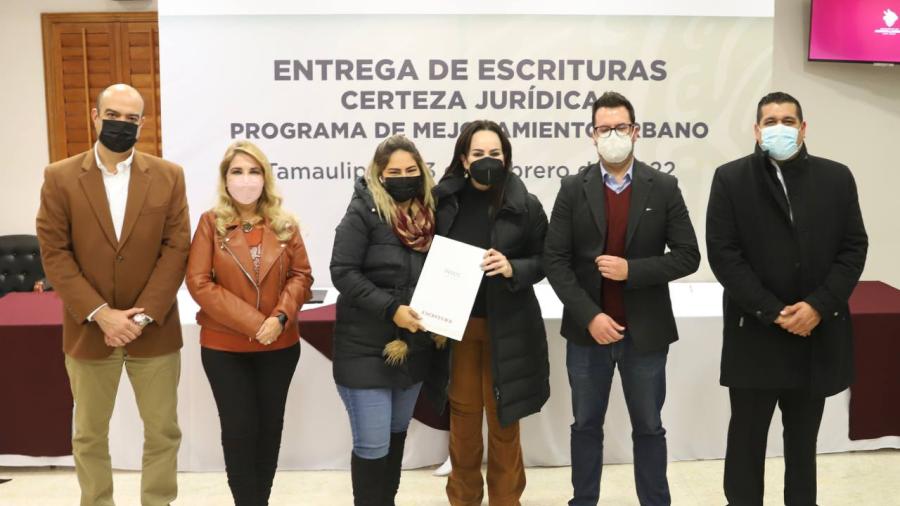 Gobierno Municipal firma convenio con INSUS para regularización de terrenos