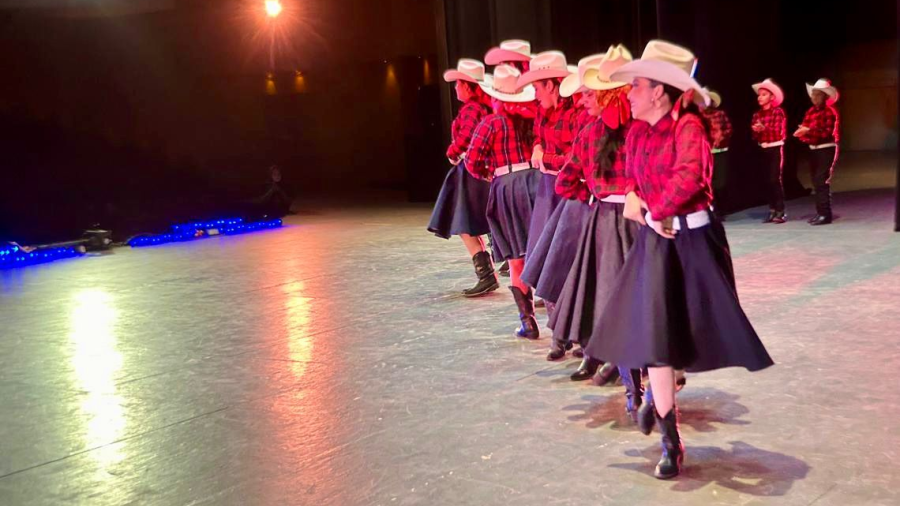 Ballet Folclórico Infantil del IRCA se presenta en el Día Internacional de la Danza 