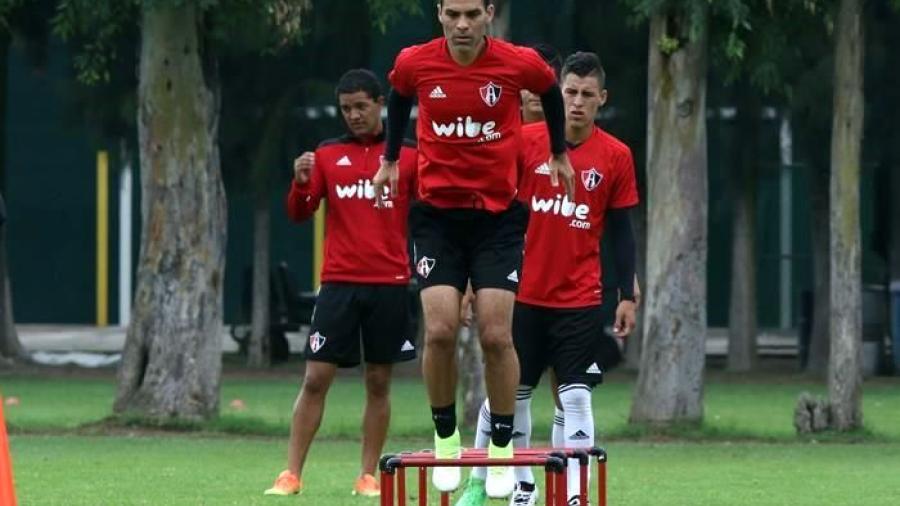 Rafa Márquez regresa a los entrenamientos con Atlas