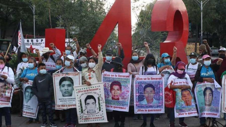 AMLO confirma que padres de los 43 normalistas se reunirán con Sheinbaum el 29 de julio