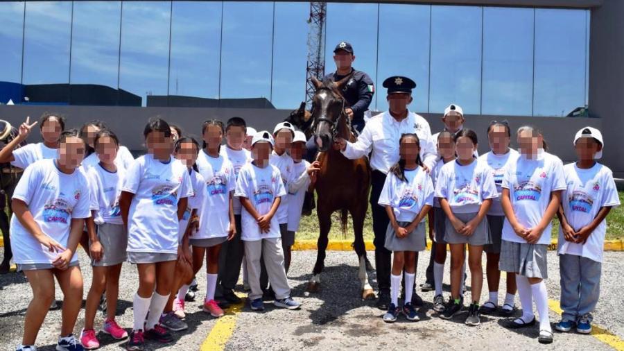 Alumnos de escuelas primarias rurales conocen el C4 