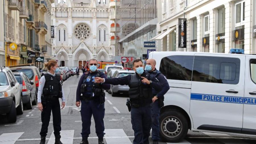 Deja tres muertos ataque terrorista en una iglesia francesa