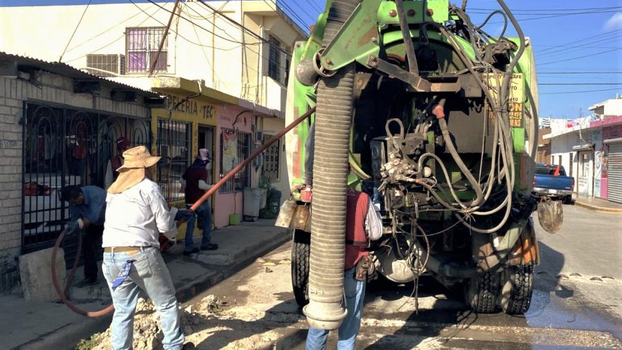 Efectuó COMAPA sondeo de líneas generales y descargas en Jarachina Sur