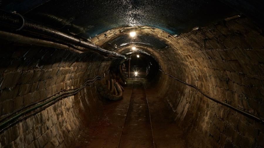 Decenas de personas enterradas tras deslave en Indonesia