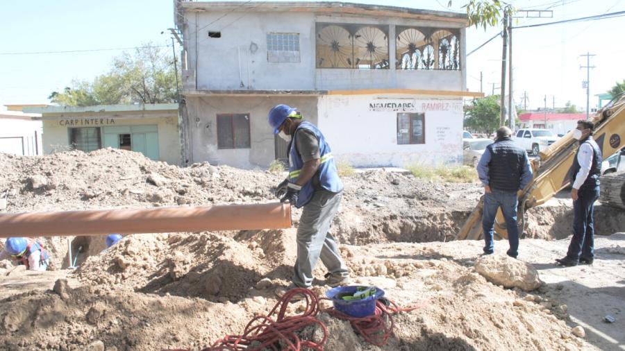 Reemplaza de tubería pone fin a brote de agua residual