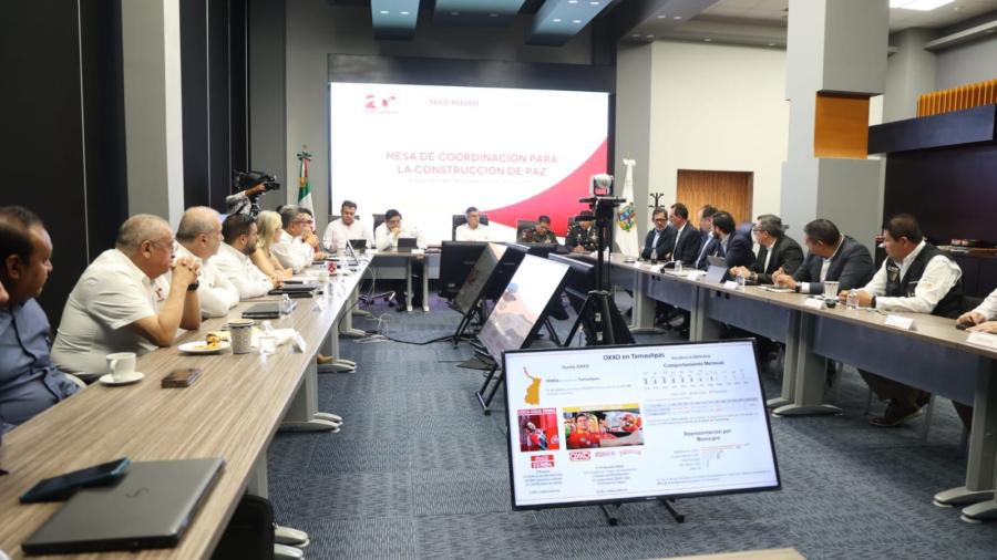 Participan ejecutivos de FEMSA en reunión de seguridad con AVA y reconocen avances