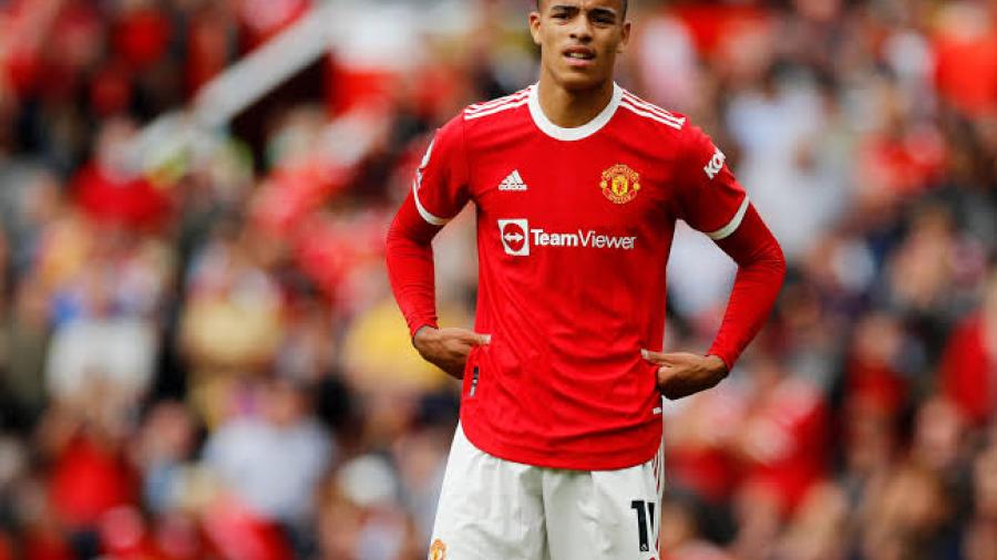 Manchester United permitirá cambiar la playera de Mason Greenwood por la de otro jugador
