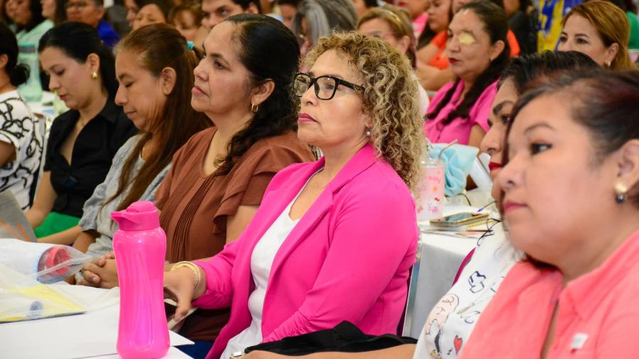 Capacitan a docentes para la atención de alumnos con espectro autista