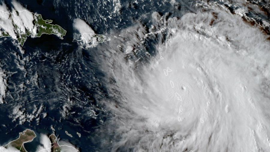 Huracán María se aleja de Puerto Rico y se dirige a Dominicana
