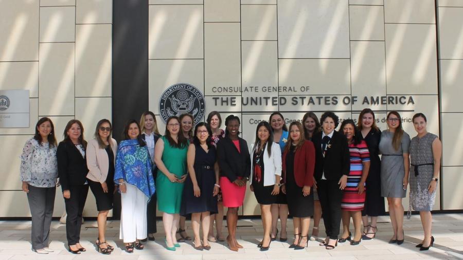 Se reúne cónsul con mujeres líderes de Matamoros