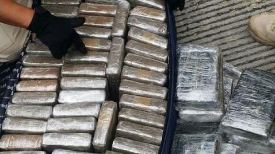 Acusan a mexicano de intentar distribuir dos toneladas de cocaína en EU