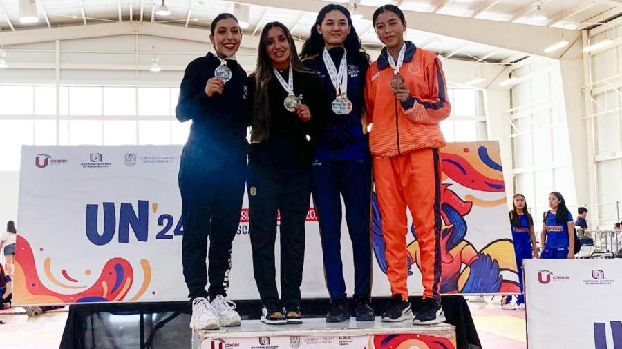 Laura Zamora da bronce en Karate para la UAT