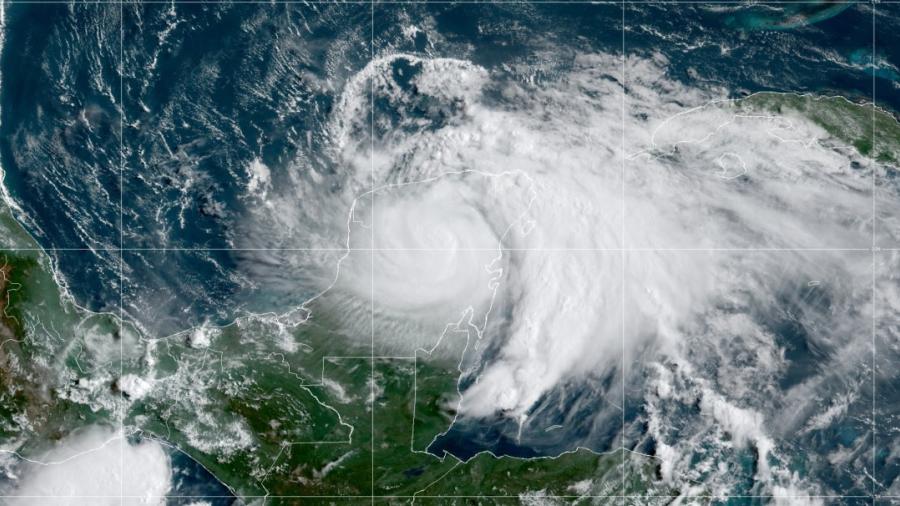 "Grace" podría tocar tierra en Veracruz como Huracán de categoría 2