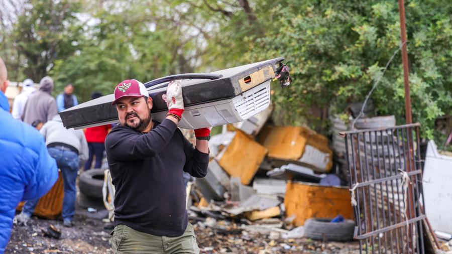 Unen esfuerzos ciudadanos y Gobierno de Reynosa en limpieza de laguna La Escondida