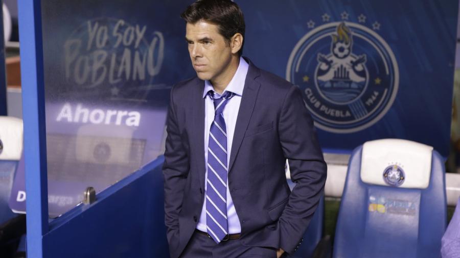 Rafael García deja de ser el DT de Puebla