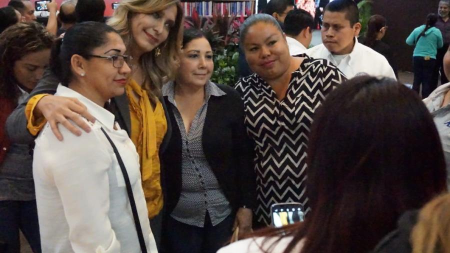 Promueve Alcaldesa inscripción a Prepa en Línea