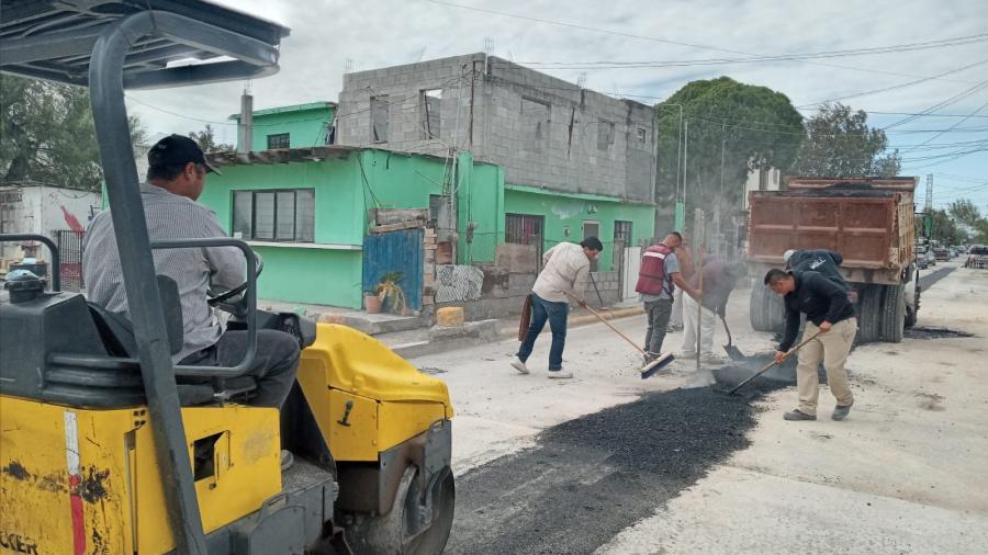Repuso COMAPA asfalto en la Narciso Mendoza 