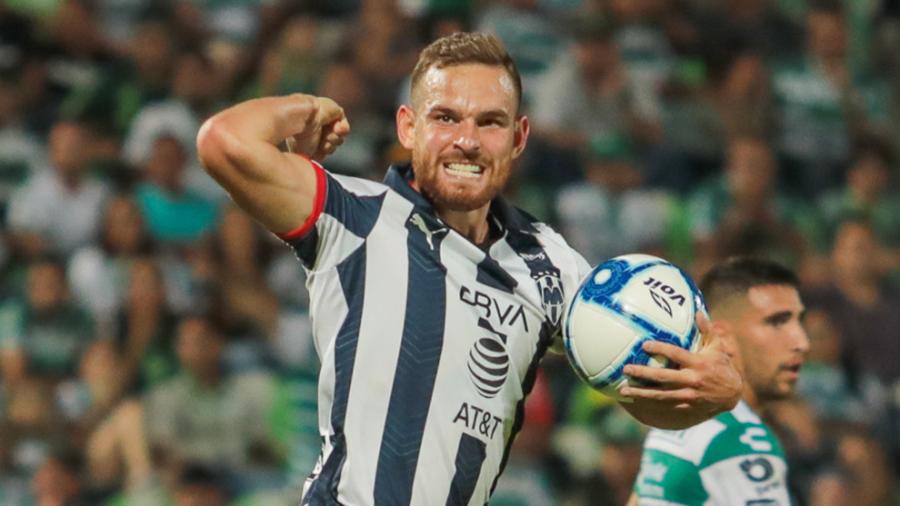 Vincent Janssen da positivo a COVID-19 