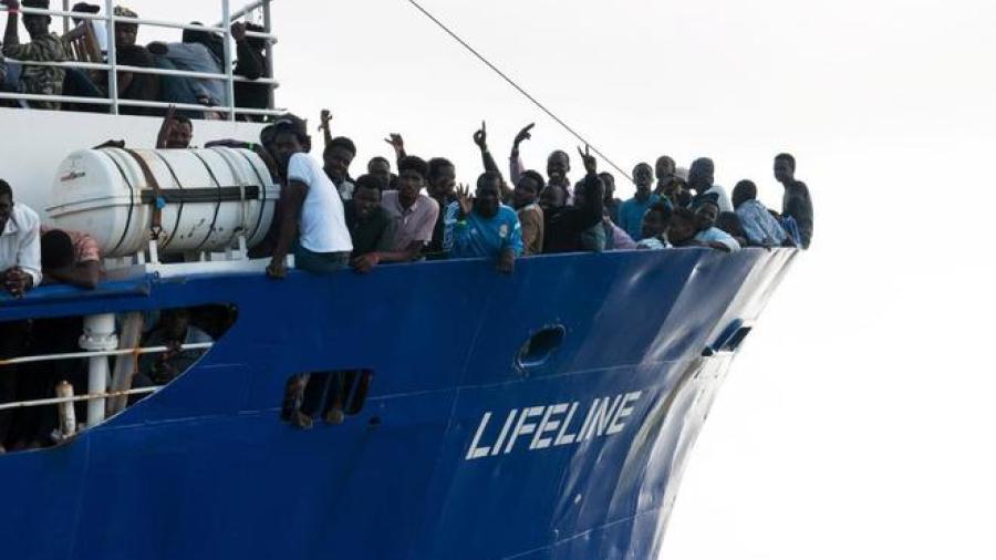 Francia e Italia acogerán migrantes de buque humanitario Lifeline