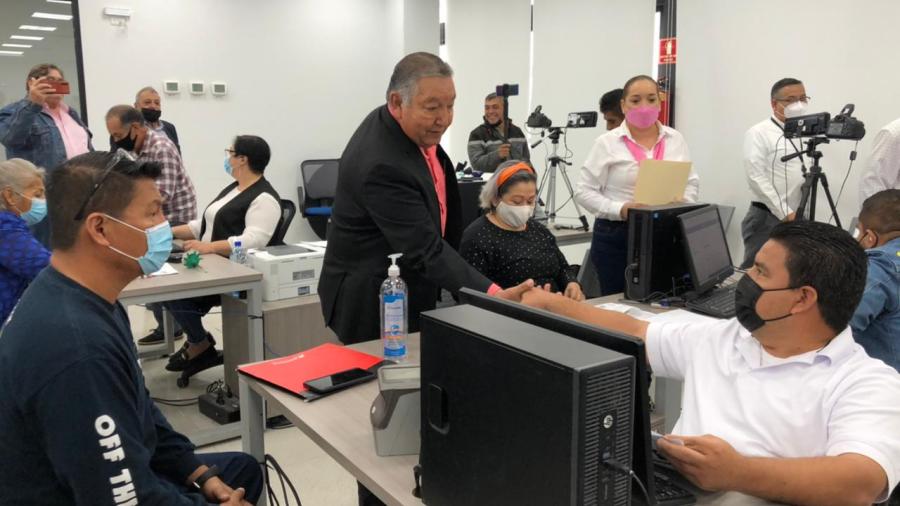 Designan a Juan González como jefe de Oficina Fiscal 