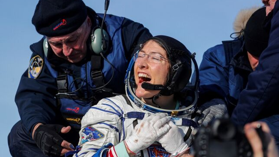 Astronauta Christina Koch impone récord
